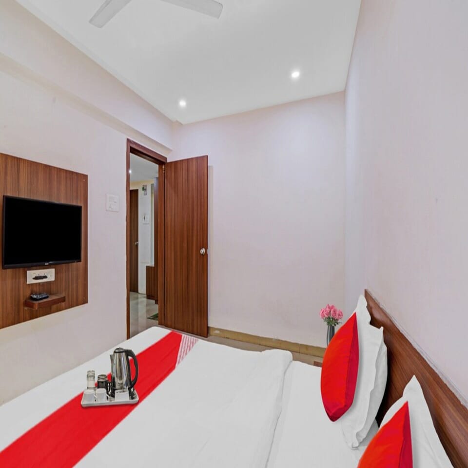 Deluxe Room | 1 bedroom, desk, free WiFi