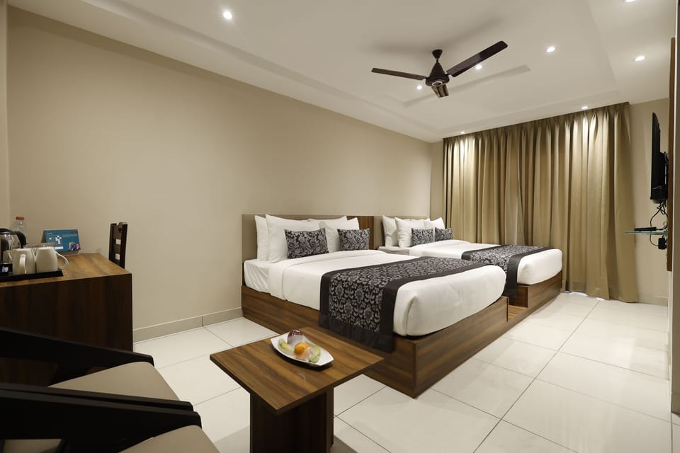 Superior Twin Room | In-room safe, blackout drapes, soundproofing, iron/ironing board