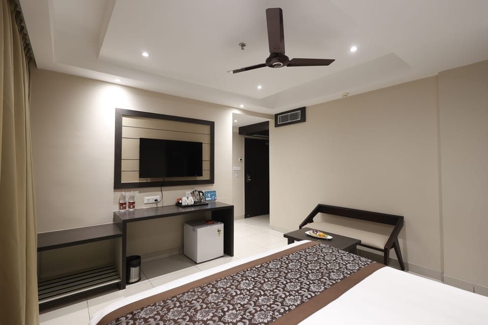 Basic Double Room | In-room safe, blackout drapes, soundproofing, iron/ironing board