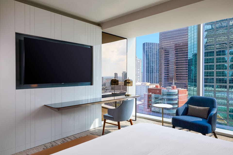 Premium bedding, in-room safe, desk, laptop workspace