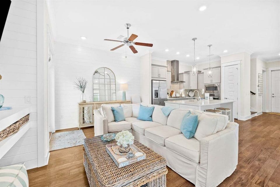 Nice and bright living room to relax in