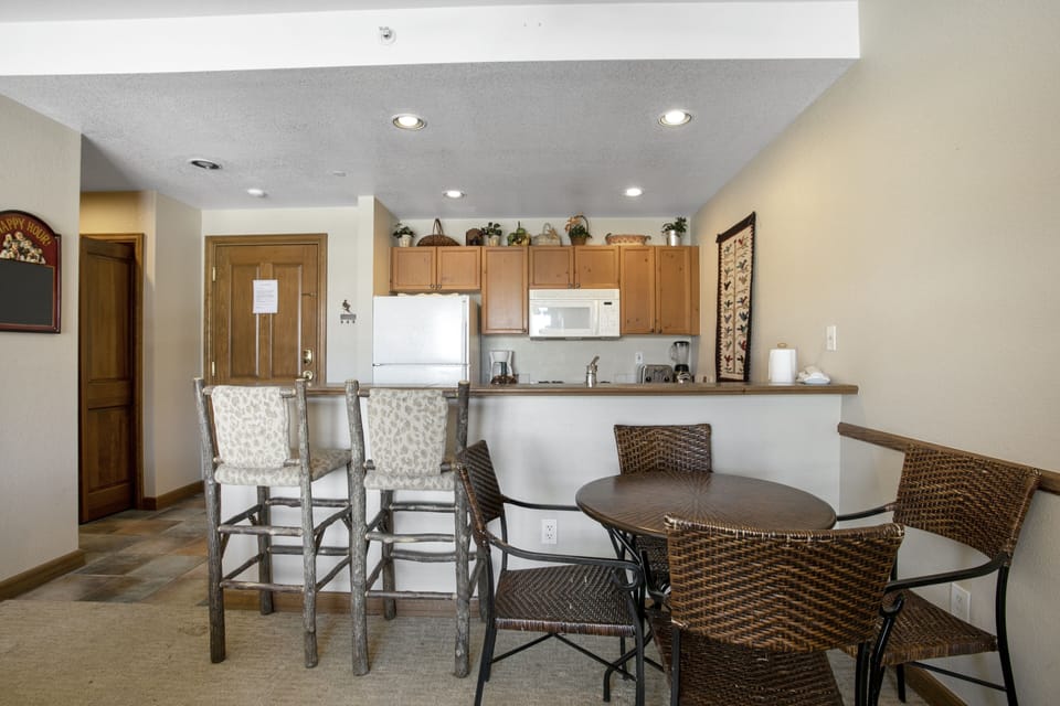 Condo, 2 Bedrooms | Private kitchen | Coffee/tea maker, fridge, oven, toaster