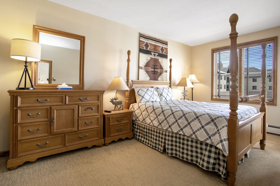 Condo, 2 Bedrooms | 2 bedrooms, laptop workspace, WiFi (free)