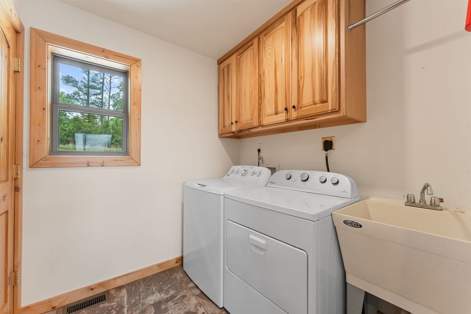 Laundry room inside the cabin- we supply detergent!