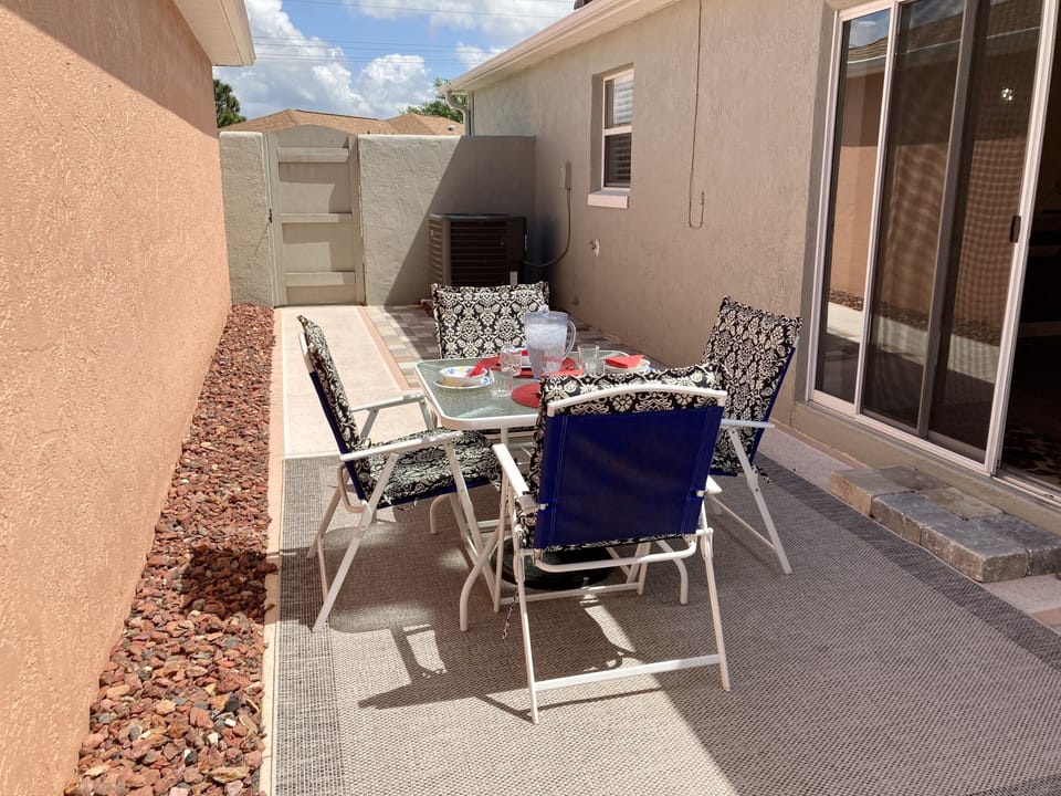 Outdoor dining