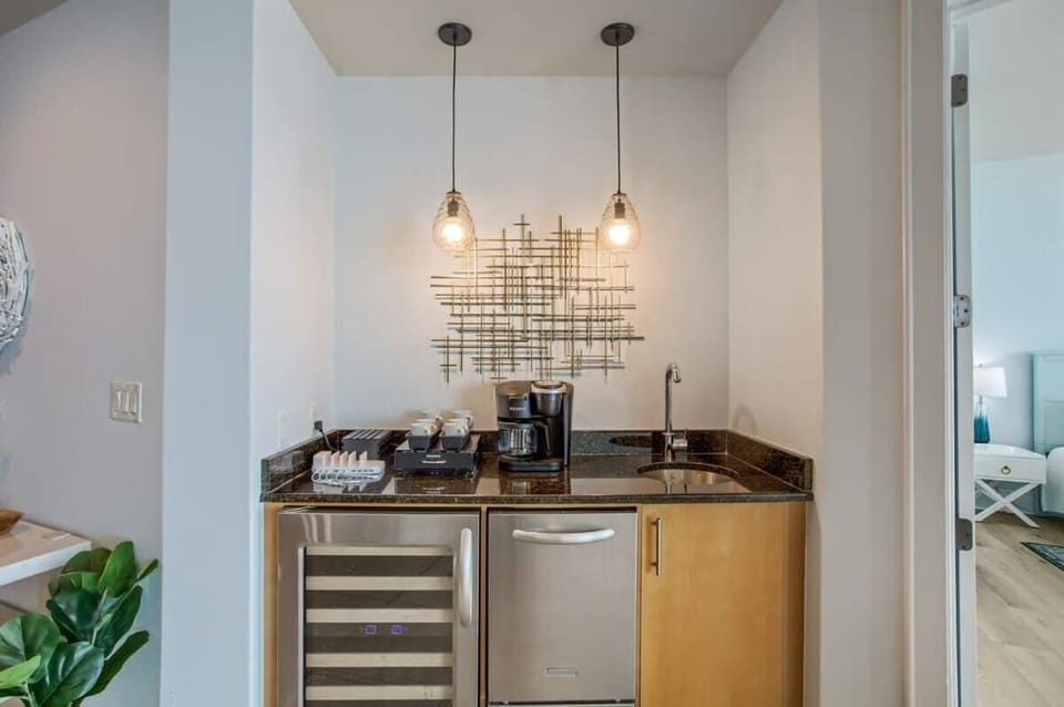 This stylish coffee and wine bar is perfect for starting your mornings with a fresh brew or winding down with your favorite bottle. Cheers to comfort and convenience!