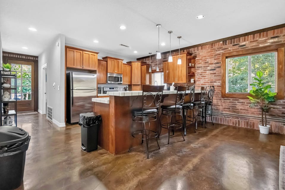 Kitchen bar with seating.