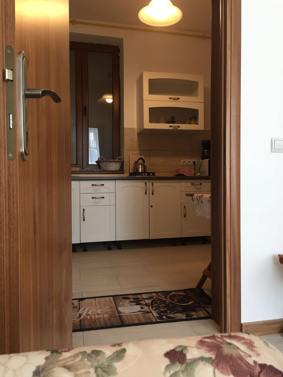 City Studio | Private kitchen | Mini-fridge, microwave, electric kettle, toaster