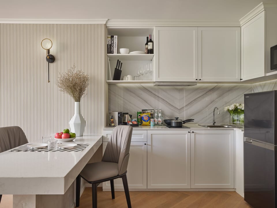 Superior Suite, 2 Bedrooms, Non Smoking, City View | Private kitchenette | Full-size fridge, microwave, stovetop, espresso maker