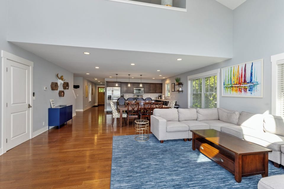 Plenty Of Space For Entertaining!