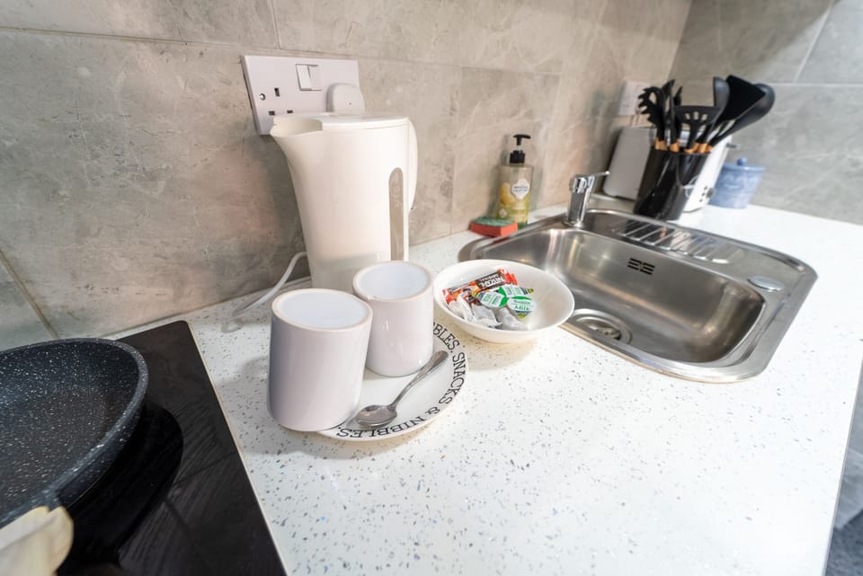 Signature Studio, Ensuite (Studio 12)