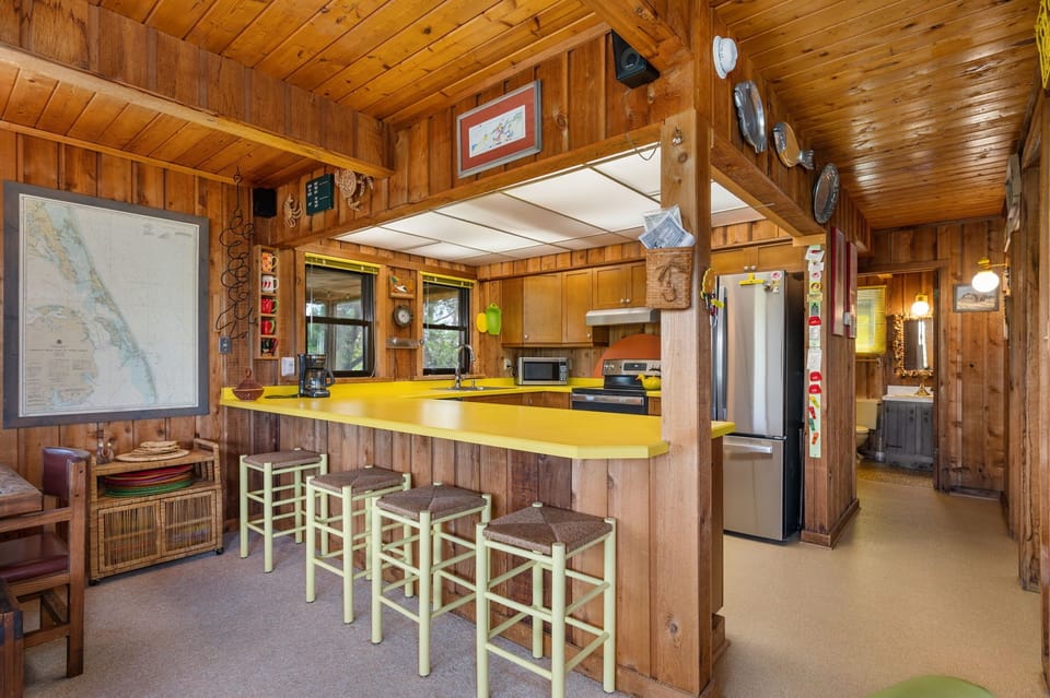 OSF24: Dunesbury | ML Kitchen Area - Island Seating for 4