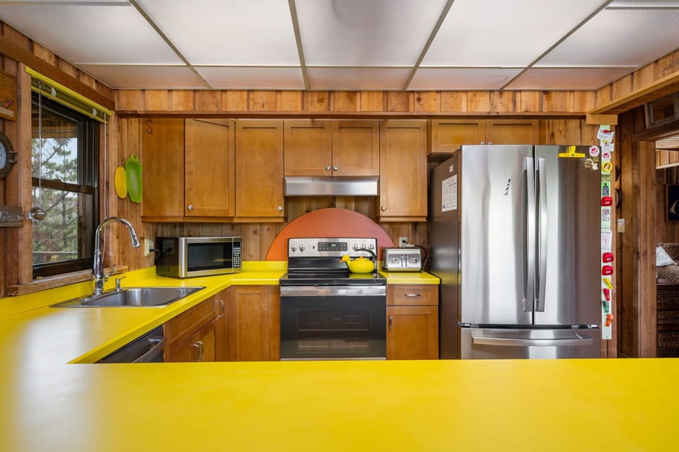 OSF24: Dunesbury | ML Kitchen Area - Island Seating for 4