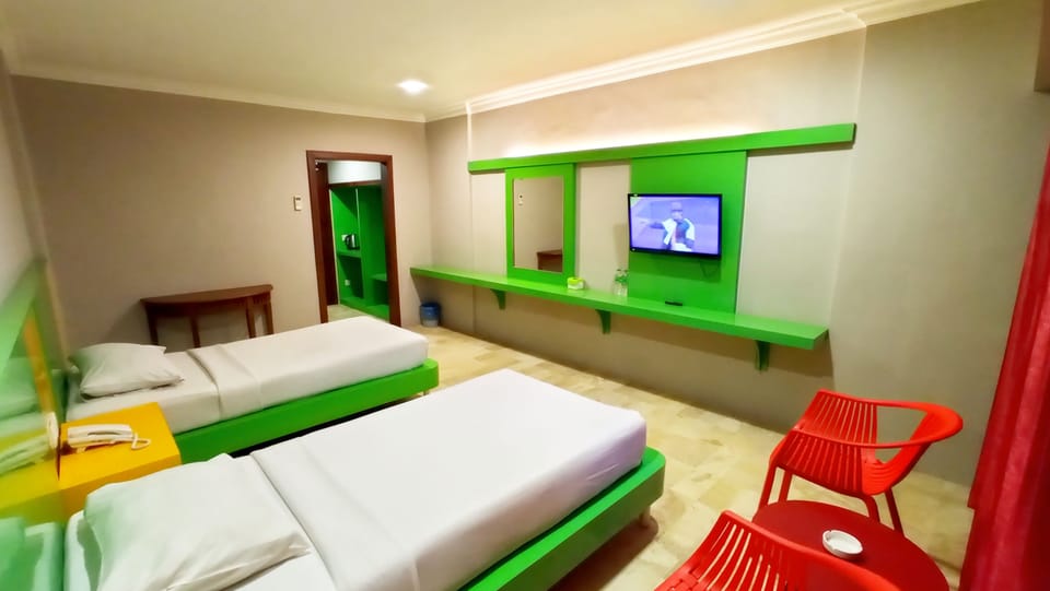 Deluxe Twin Room | Blackout drapes, WiFi (free), bed sheets