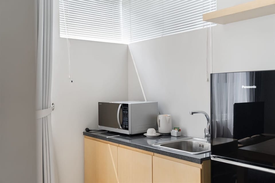 Junior Studio Suite | Desk, free WiFi, bed sheets