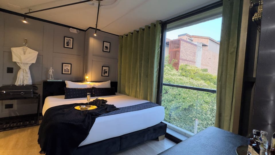 Premium Room | Premium bedding, down comforters, minibar, in-room safe