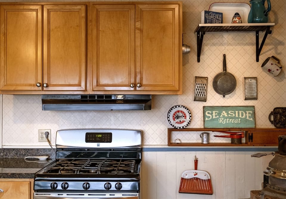 Annie`s Beach House - Breaking bready and making memories