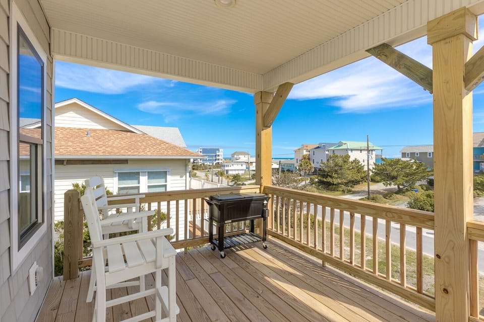 2            Top Floor Covered Porch