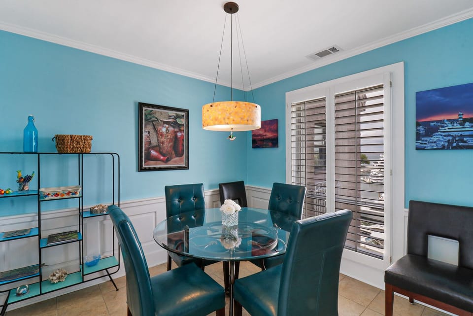 953 Cutter Court | Dining Table - 953 Cutter Court | Dining Table
