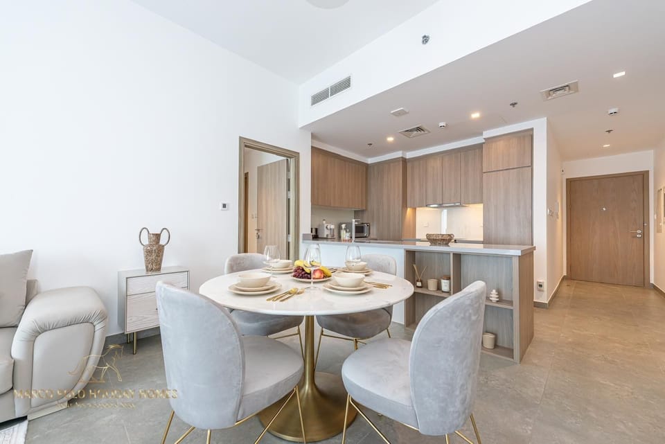 Deluxe Apartment | Dining room