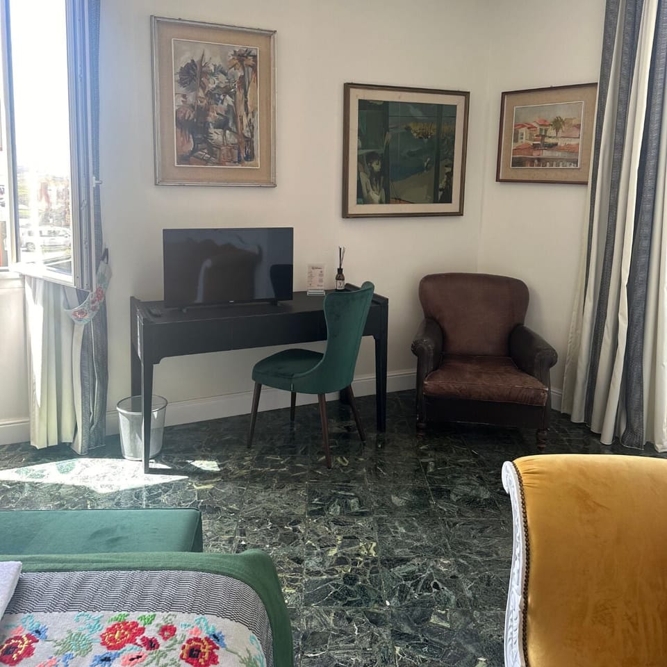 Comfort Room, 1 Double Bed | Premium bedding, minibar, in-room safe, desk