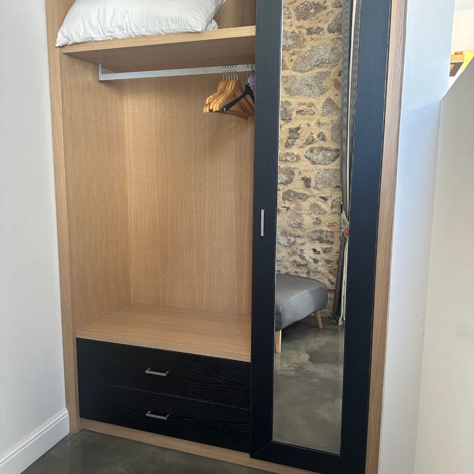 Deluxe Room, 1 Bedroom | Premium bedding, minibar, in-room safe, desk