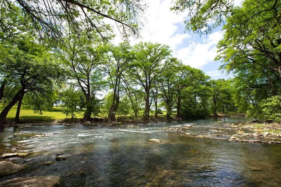 Direct river access! 