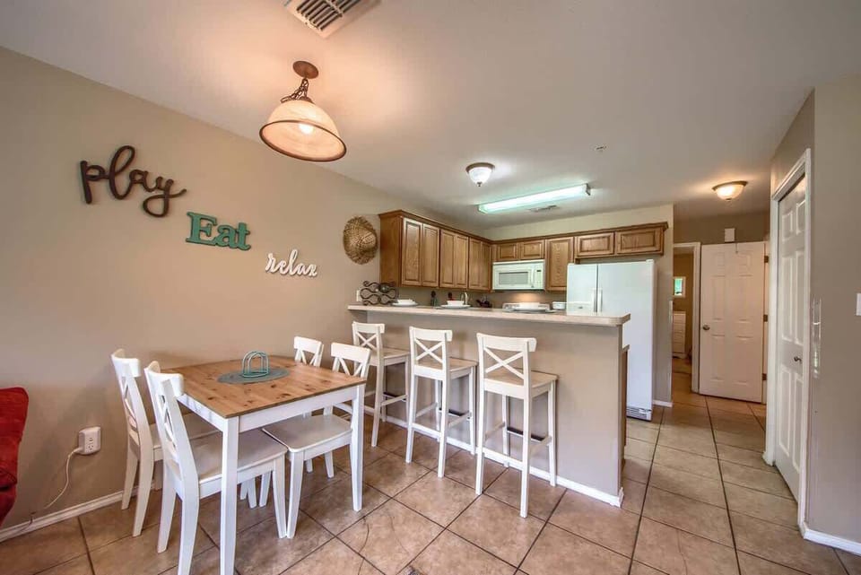 Fully stocked kitchen and dining area!
