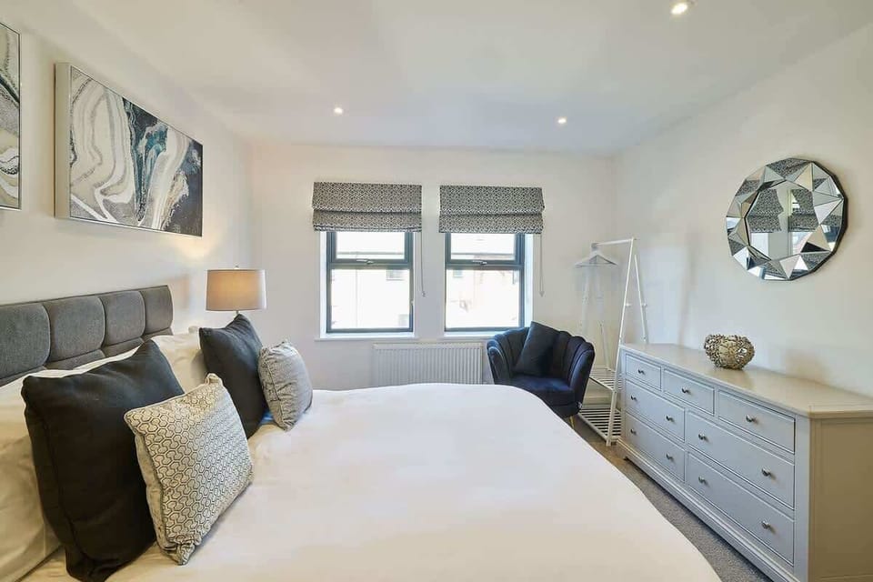 Beach Pad, Whitby - Host & Stay