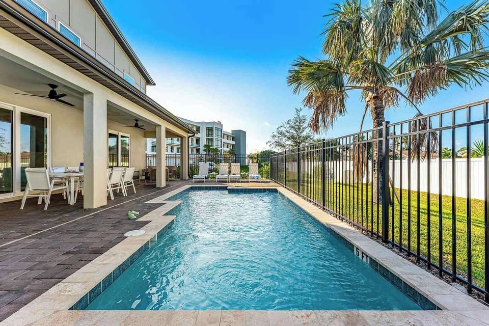 Private Pool & Patio *Highlight*