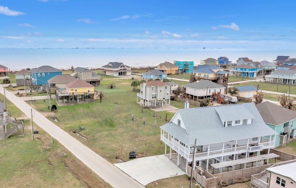 House, 4 Bedrooms | Aerial view