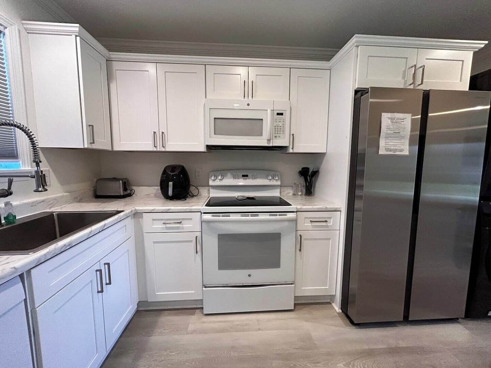 Full Kitchen