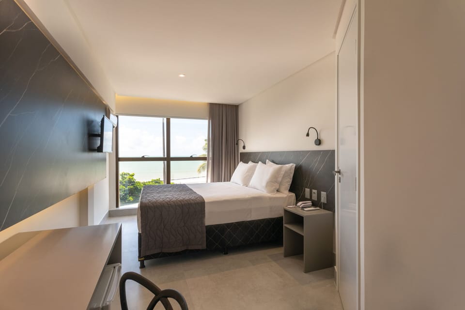 Deluxe Double Room, Sea View | Desk, free WiFi, bed sheets