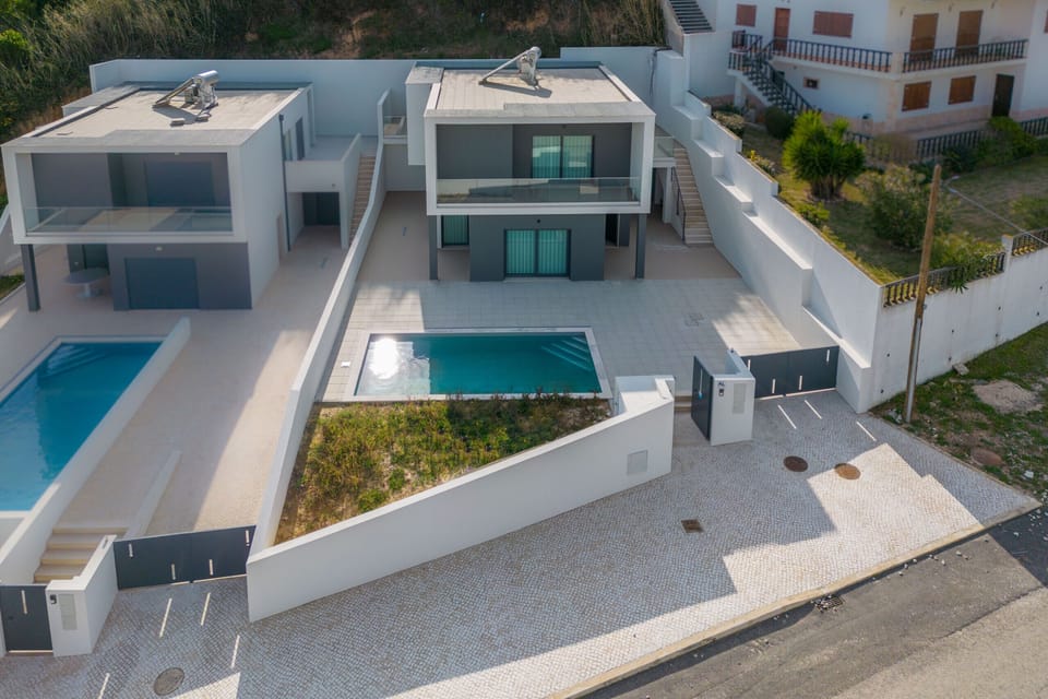 Modern holiday home for rent in Foz do Arelho, three bedrooms, private pool, close to the beach, vacations in Foz do Arelho.