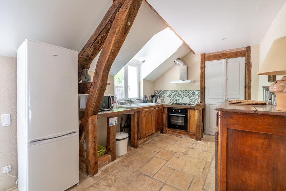 Microwave, coffee/tea maker, toaster, cookware/dishes/utensils