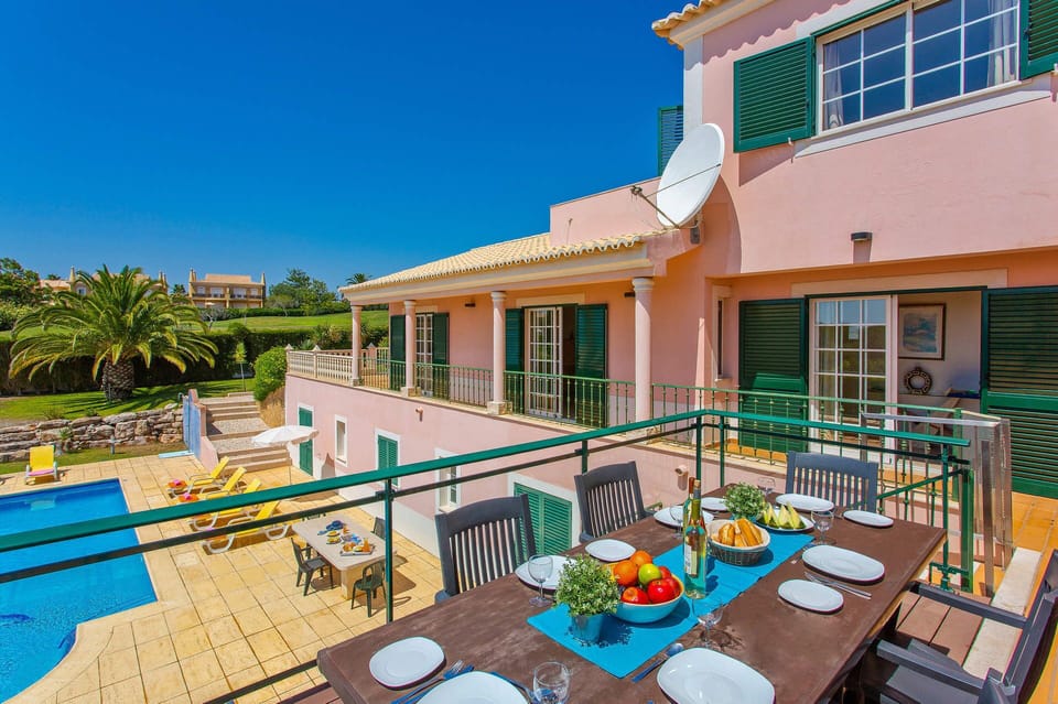 Villa Daisy image