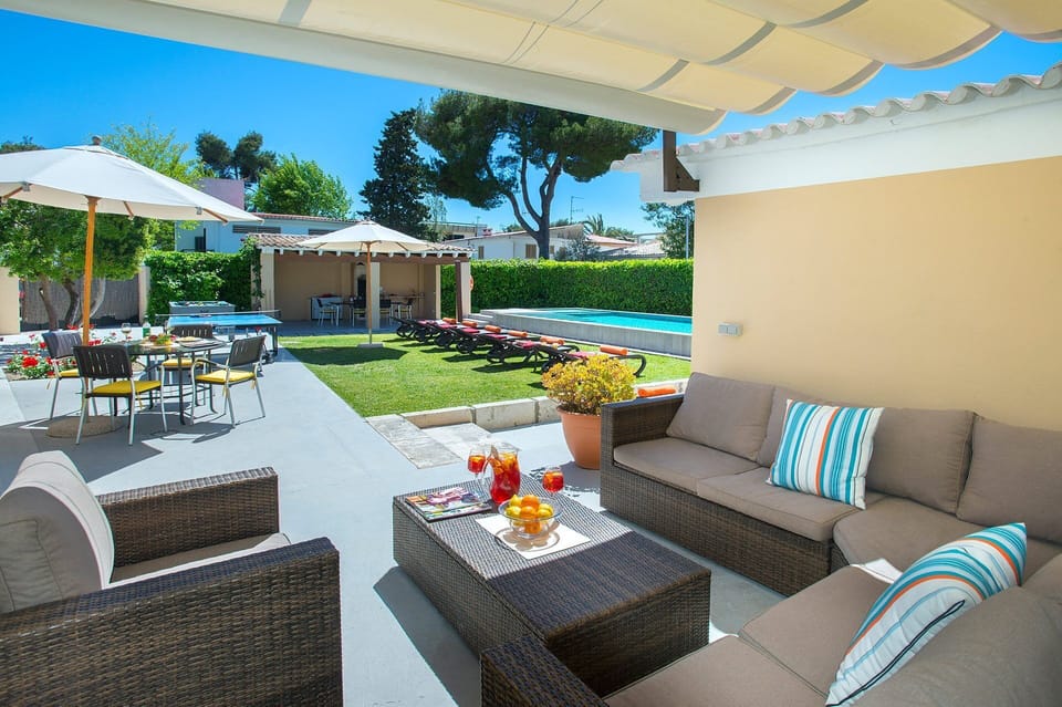 Villa Oms image