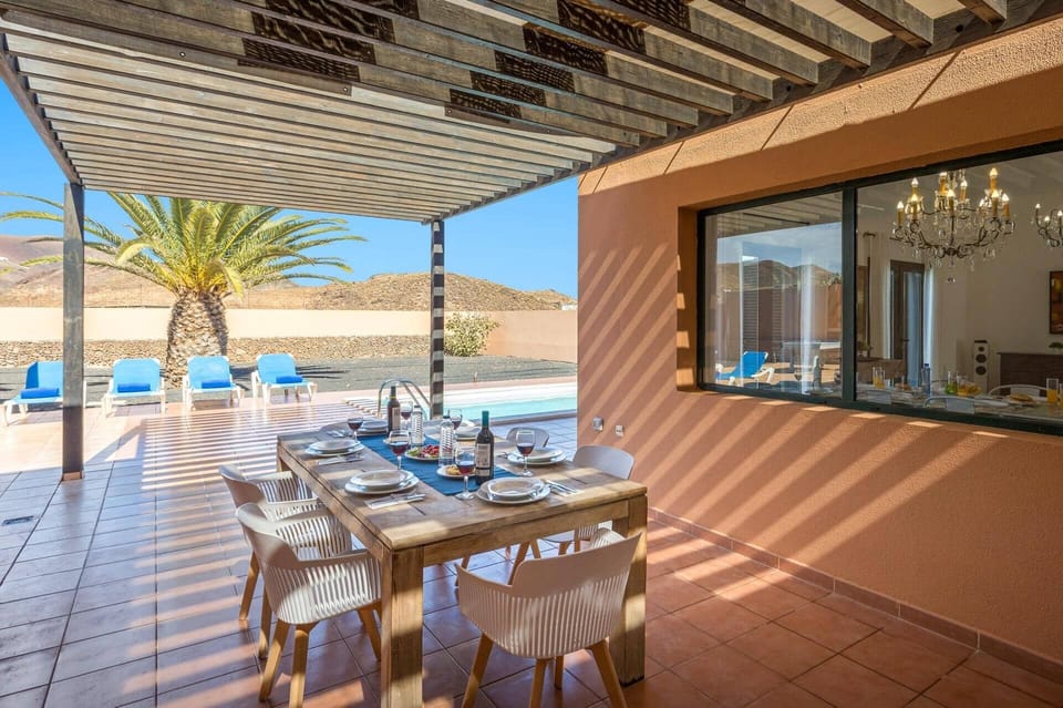 Villa Palm View image