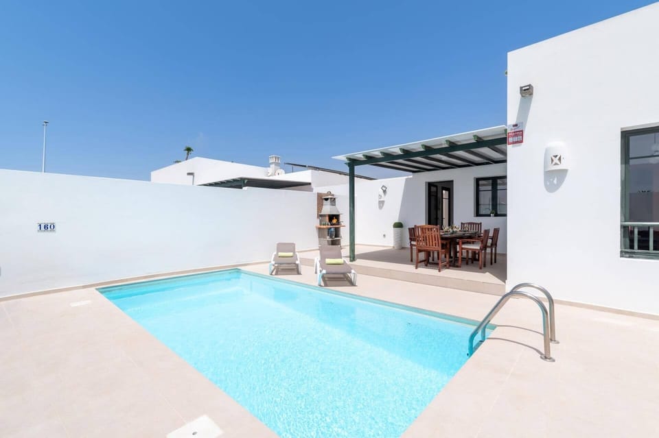 Villa Manrique image