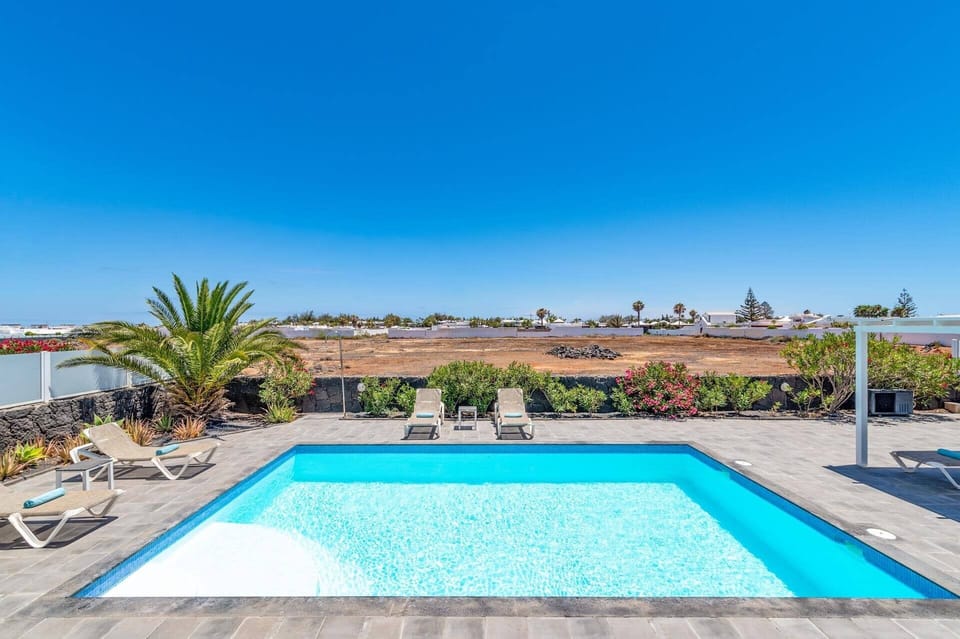 Villa Pebbles image