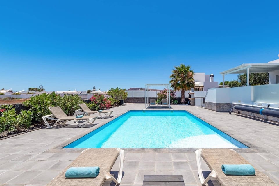 Villa Pebbles image