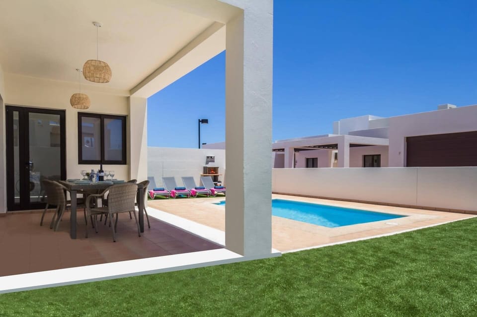 Villa Estrella image