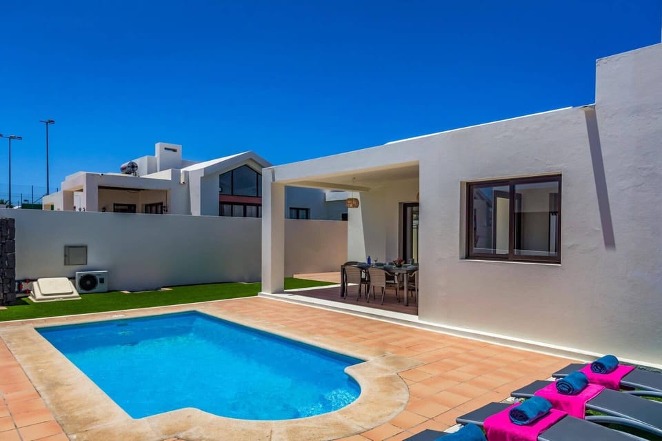 Villa Estrella image