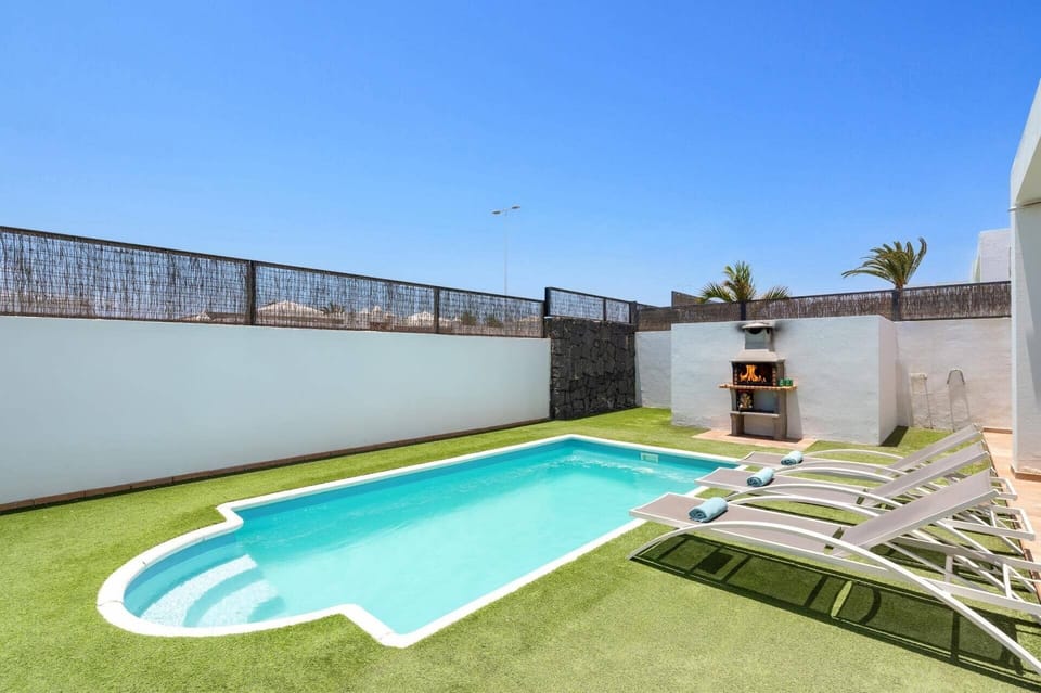 Villa Janubio image