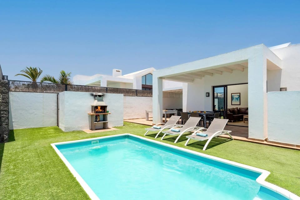 Villa Janubio image
