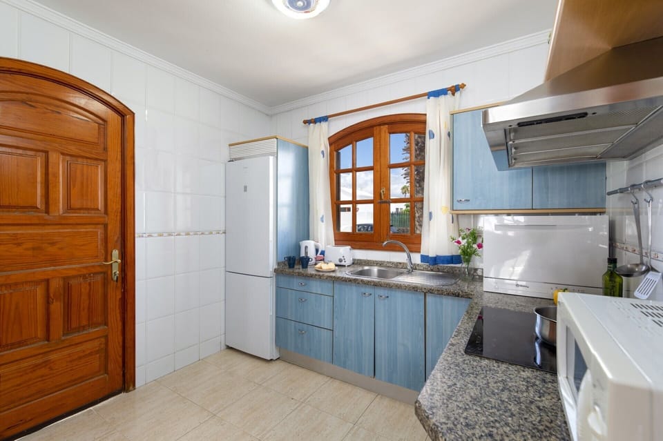 Villa Orzola image