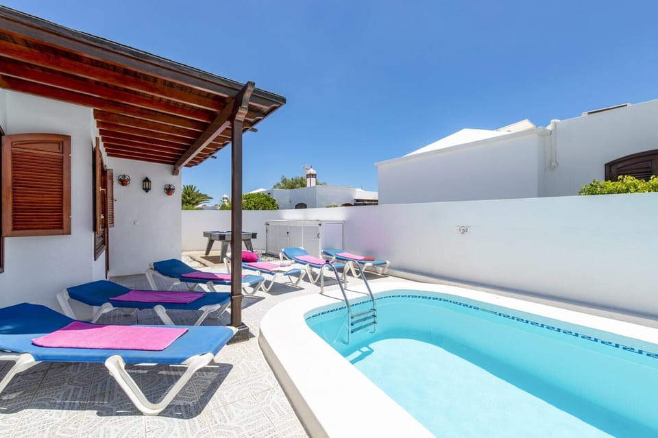 Villa Orzola image