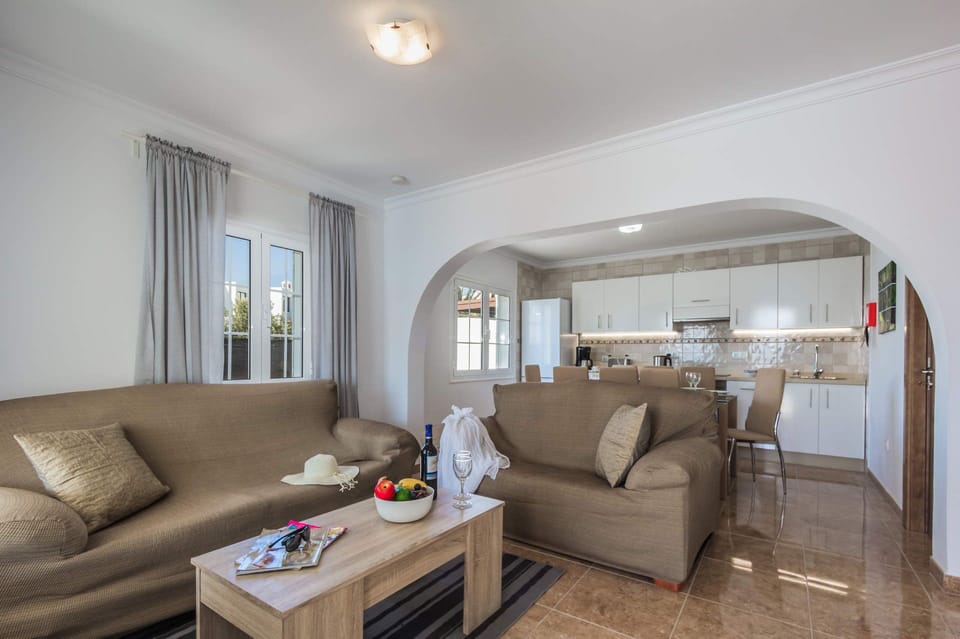 Villa Palmera image