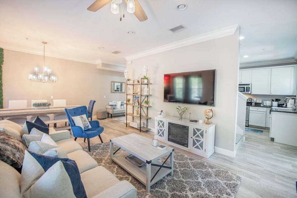 Living & Dining Room