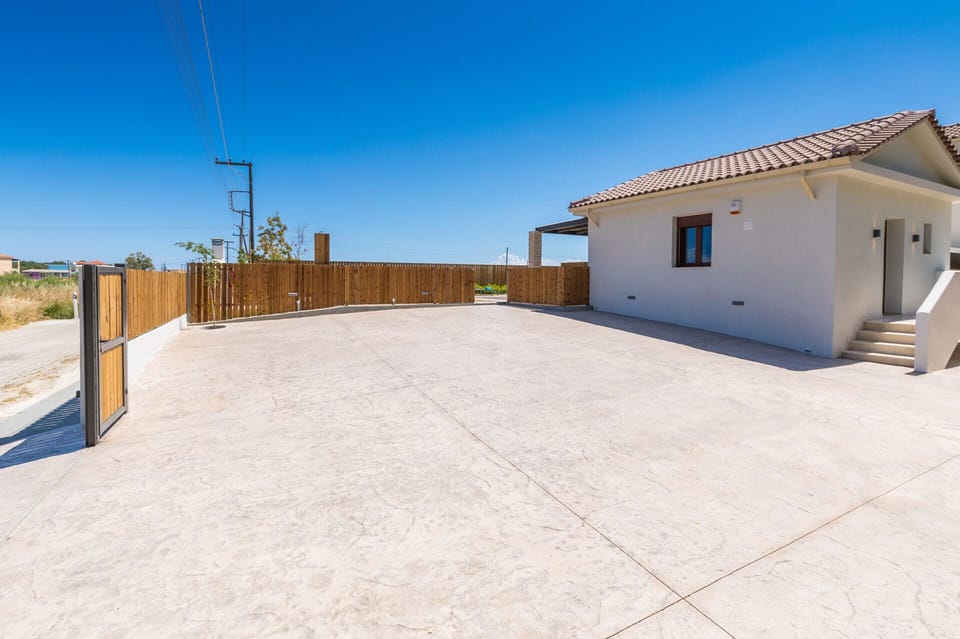 Villa Maira Azalea image